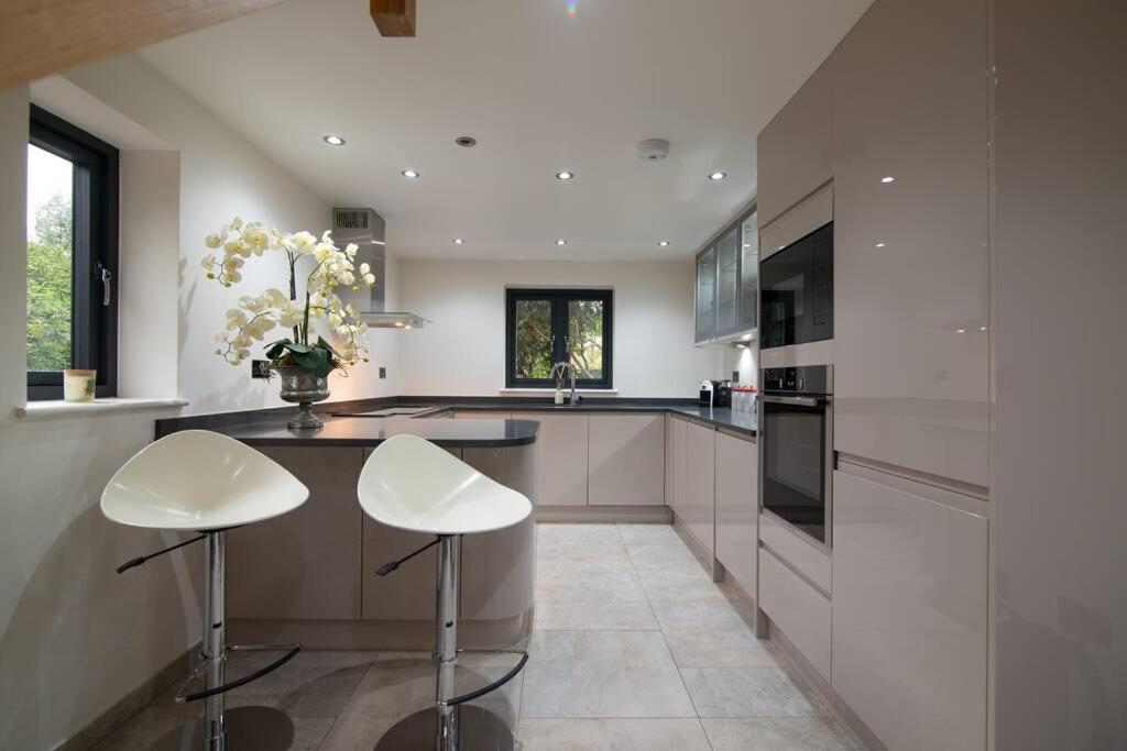Luxury Coach House Next To Woodland In Knutsford Villa Eksteriør billede