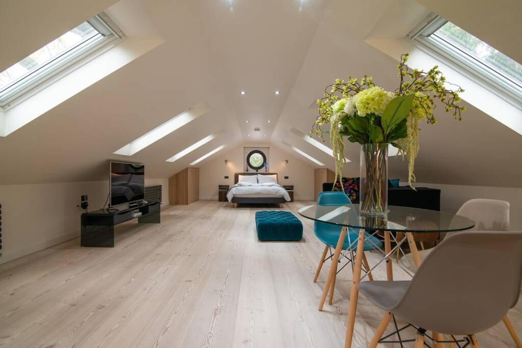 Luxury Coach House Next To Woodland In Knutsford Villa Eksteriør billede