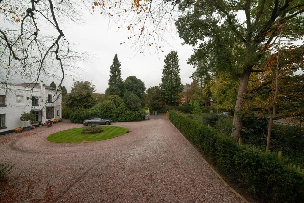 Luxury Coach House Next To Woodland In Knutsford Villa Eksteriør billede