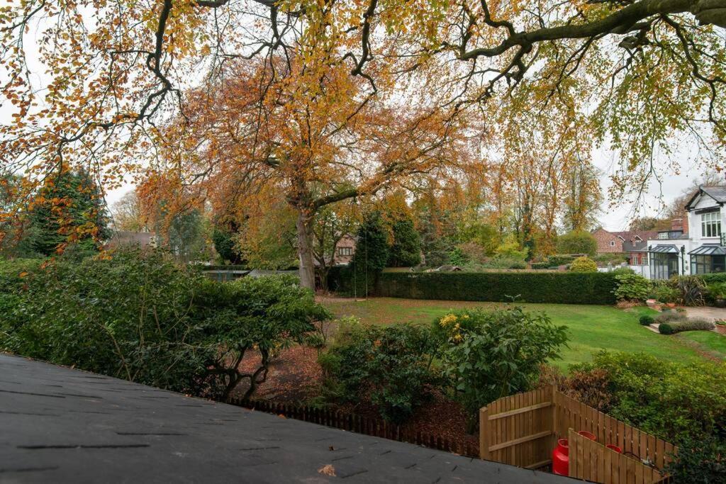 Luxury Coach House Next To Woodland In Knutsford Villa Eksteriør billede