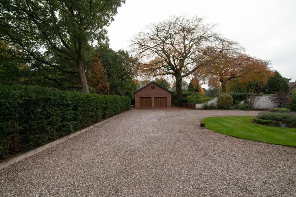 Luxury Coach House Next To Woodland In Knutsford Villa Eksteriør billede