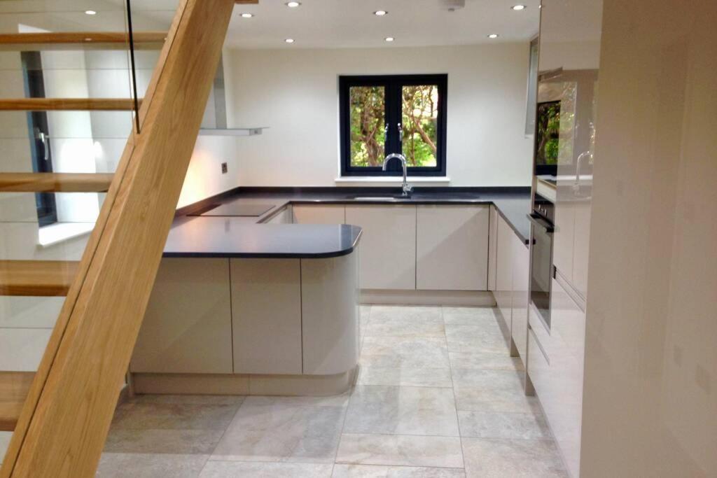 Luxury Coach House Next To Woodland In Knutsford Villa Eksteriør billede
