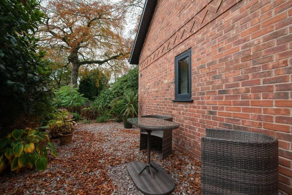 Luxury Coach House Next To Woodland In Knutsford Villa Eksteriør billede