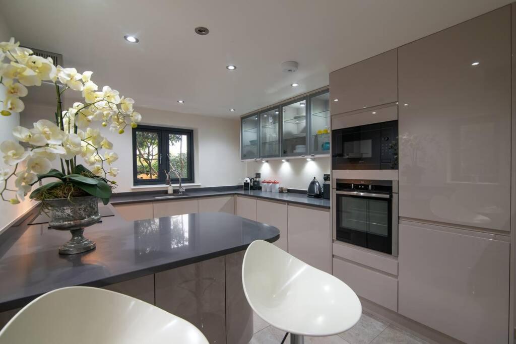 Luxury Coach House Next To Woodland In Knutsford Villa Eksteriør billede